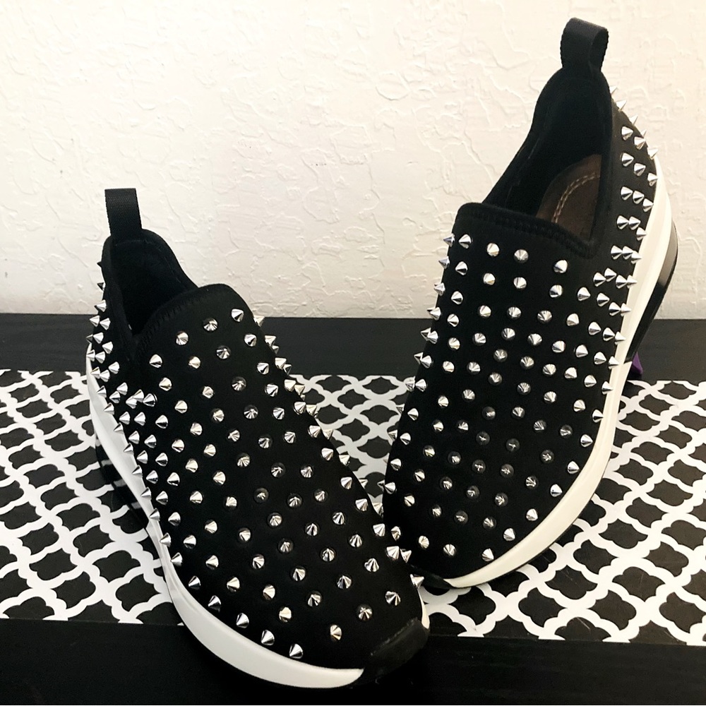 Gianni Bini brand new studded punk style women shoes